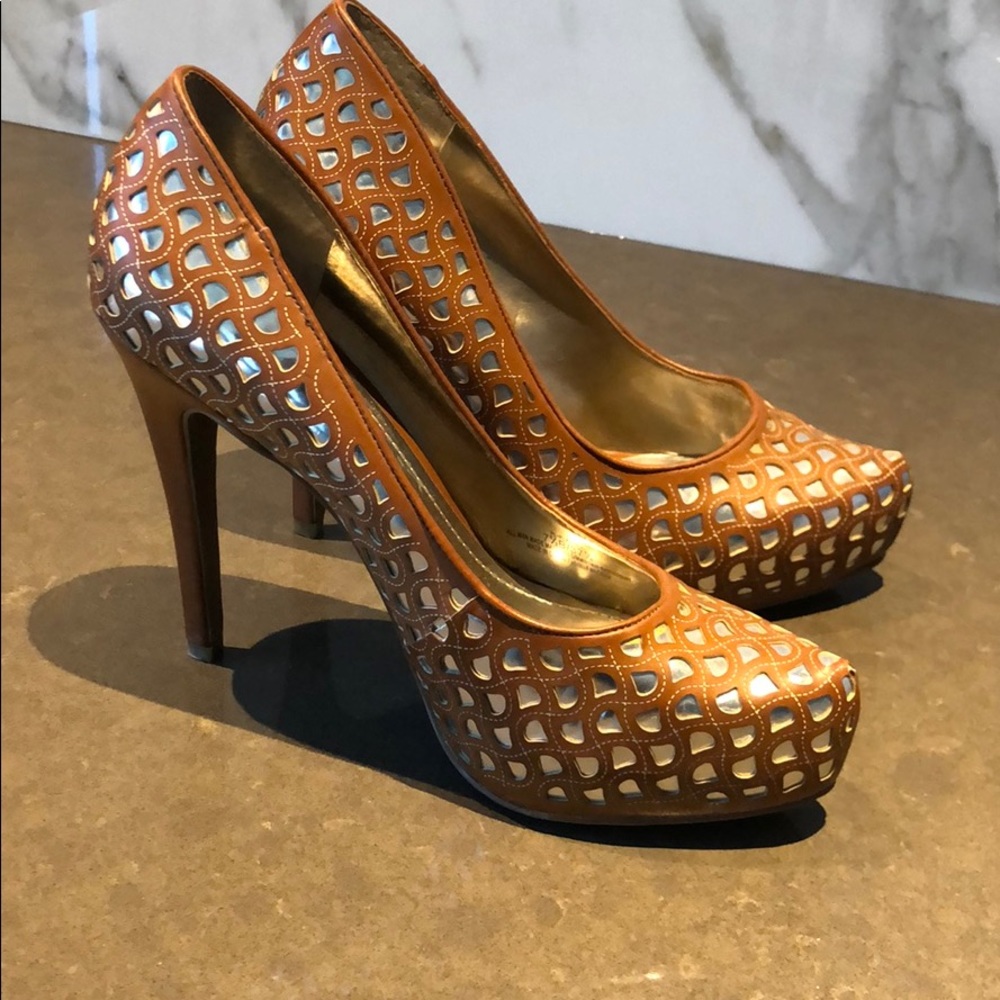 Leather heels with silver inlay
